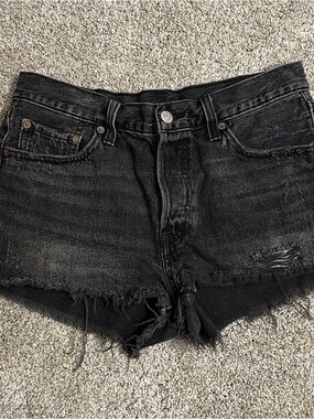 Black Distressed Levi’s 501 Cutoff Denim Shorts Size 26